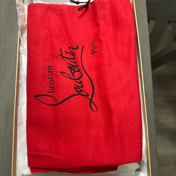 Christian Louboutin Manolasummer FLAT SIZE 39 Brand New. Purchased at Nordstrom - Picture 7 of 8